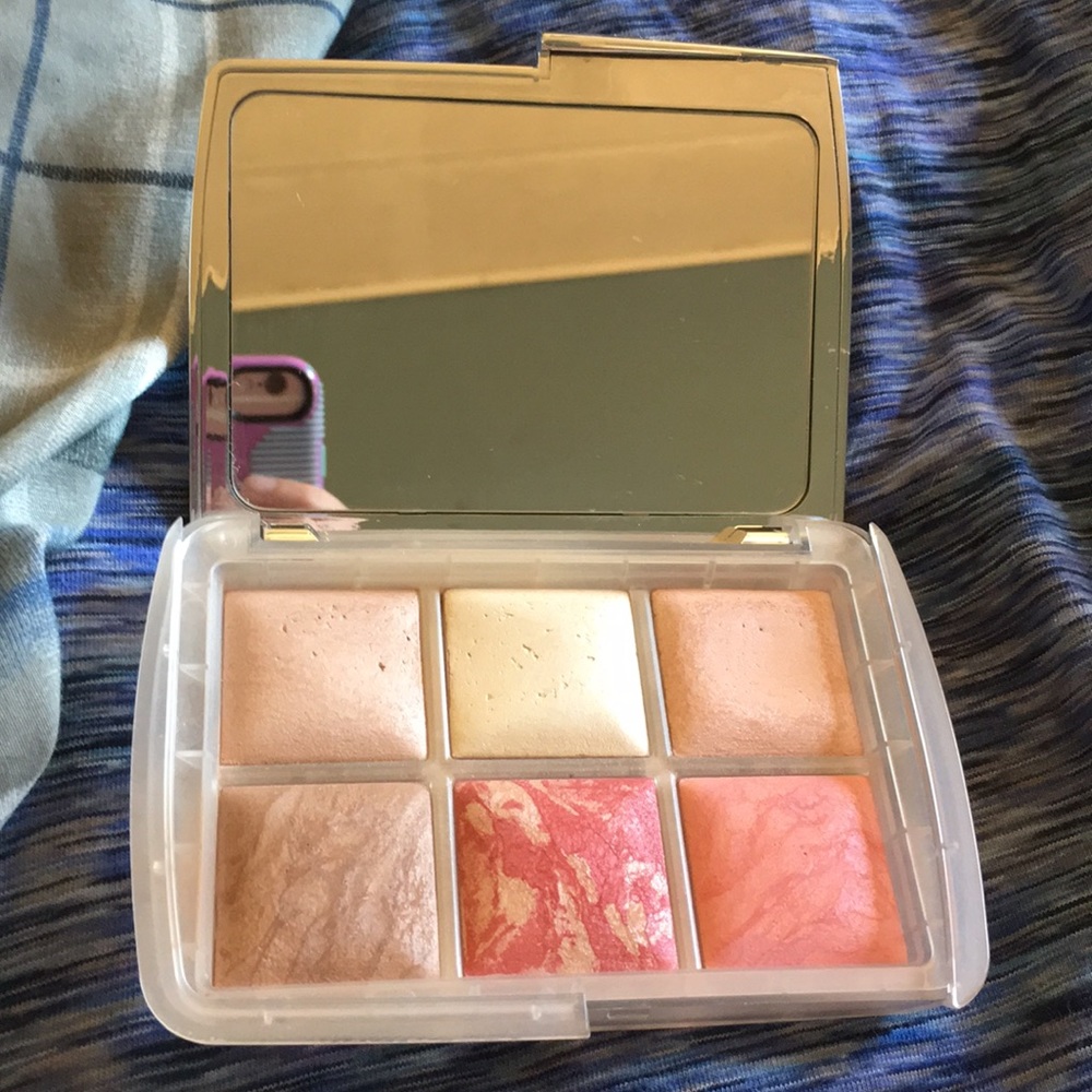 Hourglass Ambient Lighting Ghost
